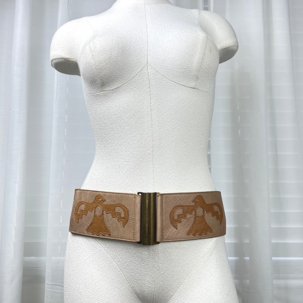 Womens Tan Elastic Cinch Waist Belt Brass Buckle Southwestern Boho Festival - Picture 2 of 9